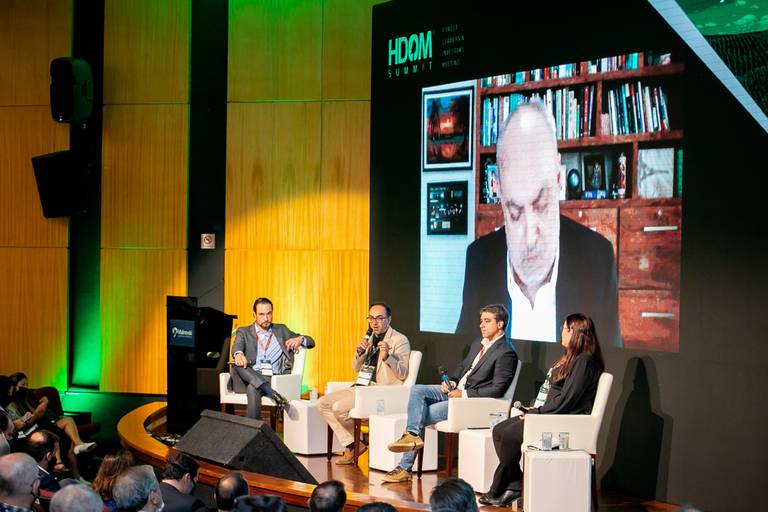 Fotografia de Evento Corporativo HDOM SUMMIT 2021 fotografada por Mario Nakase Fotografia em SP