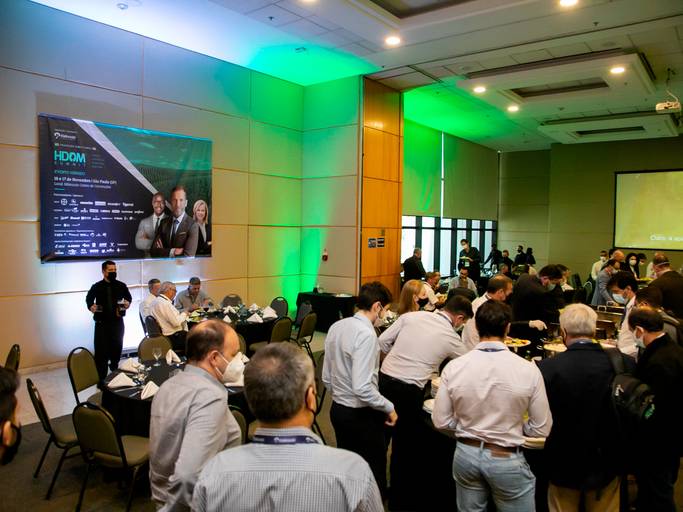 Fotografia de Evento Corporativo HDOM SUMMIT 2021 fotografada por Mario Nakase Fotografia em SP