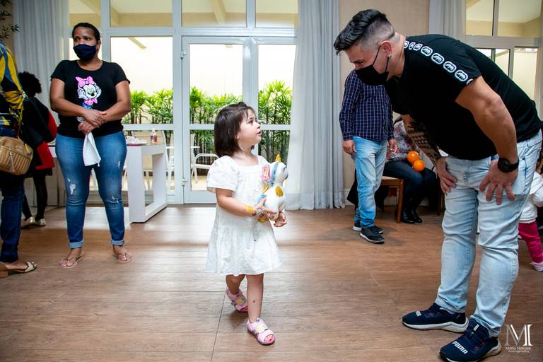 Aniversário infantil fotografado por Mario Nakase em SP