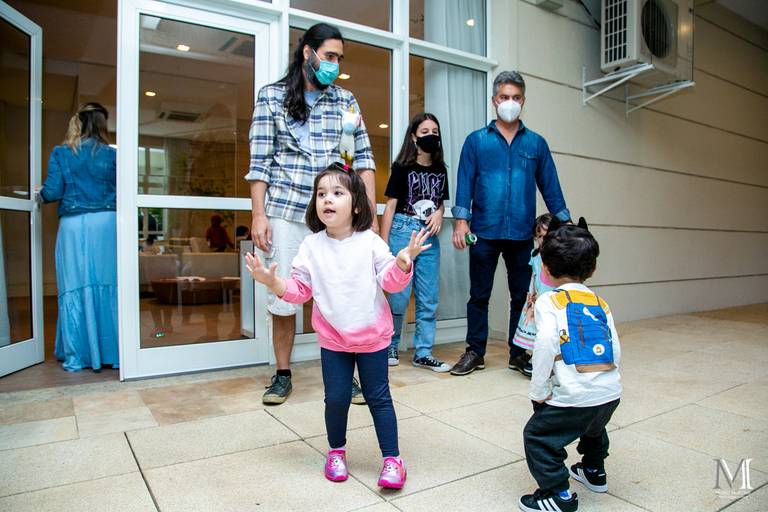 Aniversário infantil fotografado por Mario Nakase em SP