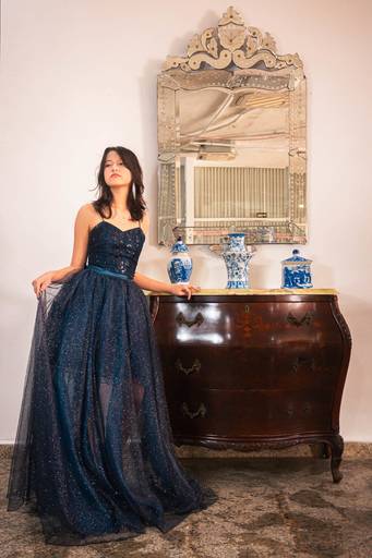 Ensaio fotográfico feminino de 15 anos no Palácio das Artes em Praia Grande, SP, na baixada santista, litoral sul de São Paulo, fotógrafo profissional atendendo toda a região: Itanhaém, Santos, Mongaguá, trabalhando autoestima, confiança e amor próprio.