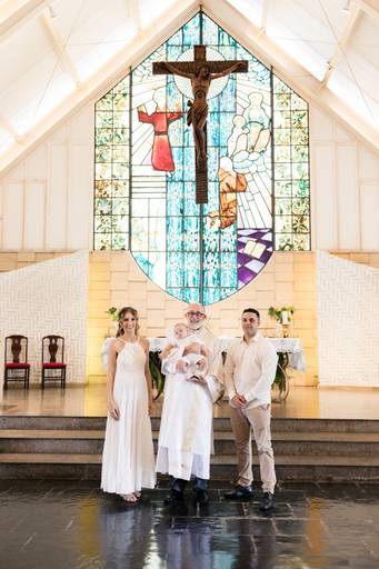 Registro da família durante batizado em BH
