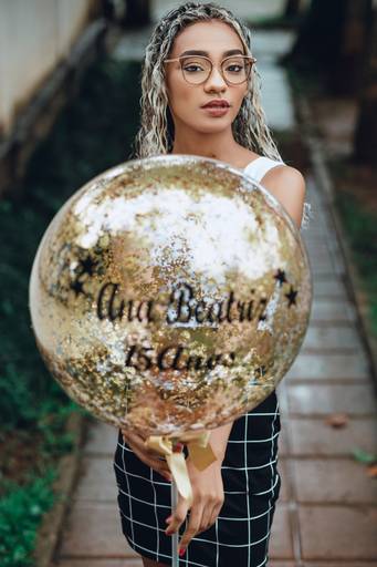 ensaio fotografico book debutante 15 anos com baloes | fotografo em Guaruja Ton Prans Fotografia