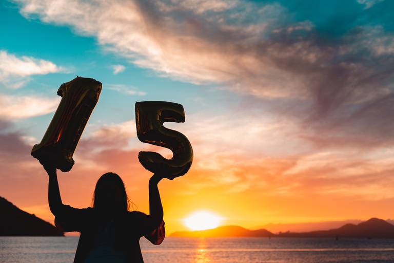 ensaio fotografico book debutante 15 anos com baloes | fotografo em Guaruja Ton Prans Fotografia