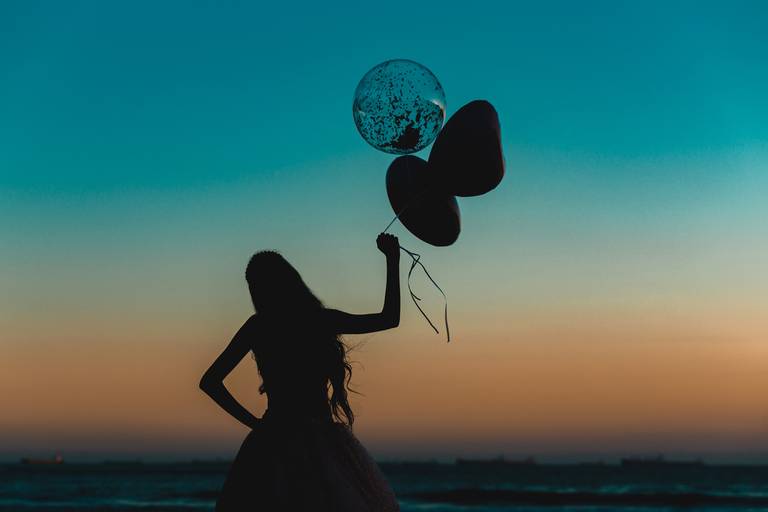 ensaio fotografico book debutante 15 anos com baloes | fotografo em Guaruja Ton Prans Fotografia