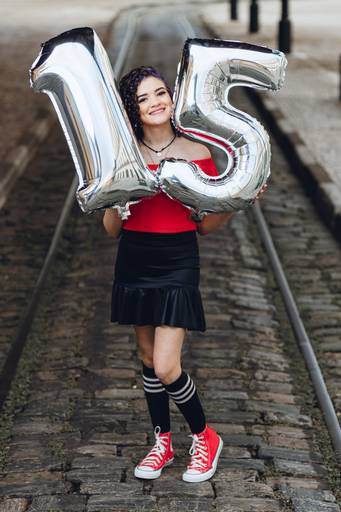 ensaio fotografico book debutante 15 anos com baloes | fotografo em Guaruja Ton Prans Fotografia