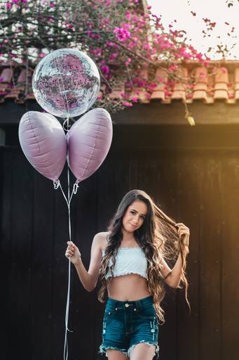 ensaio fotografico book debutante 15 anos com baloes | fotografo em Guaruja Ton Prans Fotografia