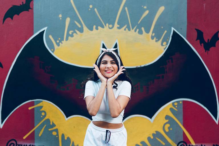 ensaio fotografico feminino book debutante 15 anos Beco do Batman | fotografo em Guaruja Ton Prans Fotografia