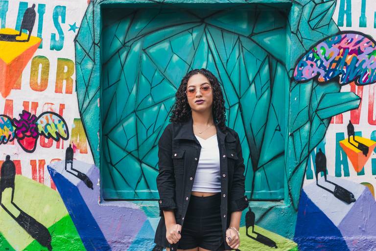 ensaio fotografico feminino book debutante 15 anos Beco do Batman | fotografo em Guaruja Ton Prans Fotografia