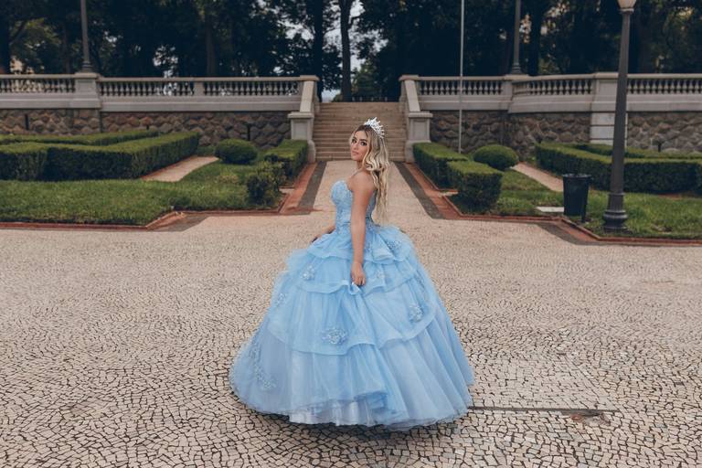 ensaio fotografico feminino book debutante 15 anos Museu do Ipiranga | fotografo em Guaruja Ton Prans Fotografia