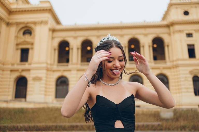 ensaio fotografico feminino book debutante 15 anos Museu do Ipiranga | fotografo em Guaruja Ton Prans Fotografia