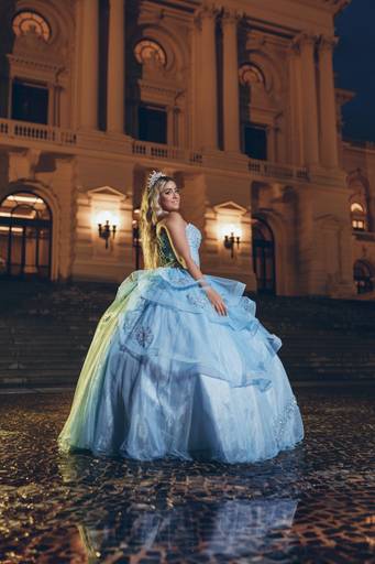ensaio fotografico feminino book debutante 15 anos Museu do Ipiranga | fotografo em Guaruja Ton Prans Fotografia