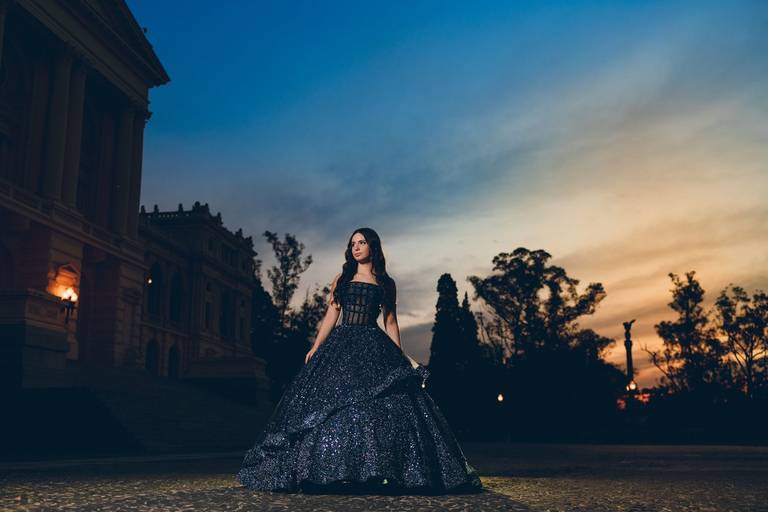 ensaio fotografico feminino book debutante 15 anos Museu do Ipiranga | fotografo em Guaruja Ton Prans Fotografia