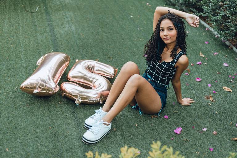 ensaio fotografico feminino book debutante 15 anos Praia Praia Guaiúba Praça | fotografo em Guaruja Ton Prans Fotografia