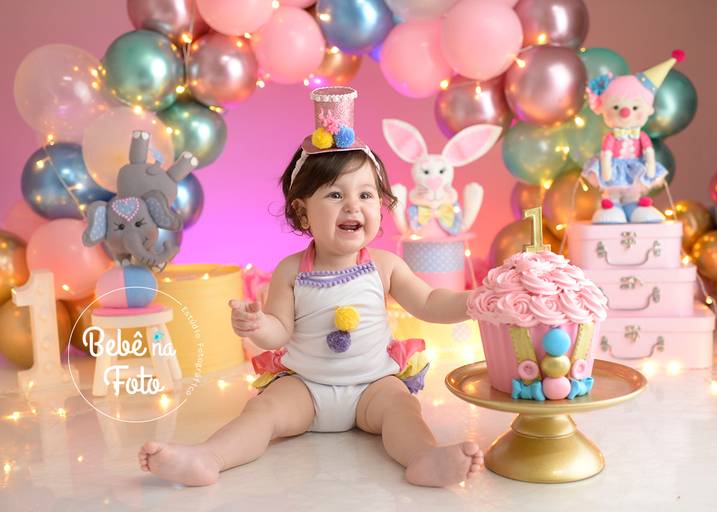 smash the cake circo rosa