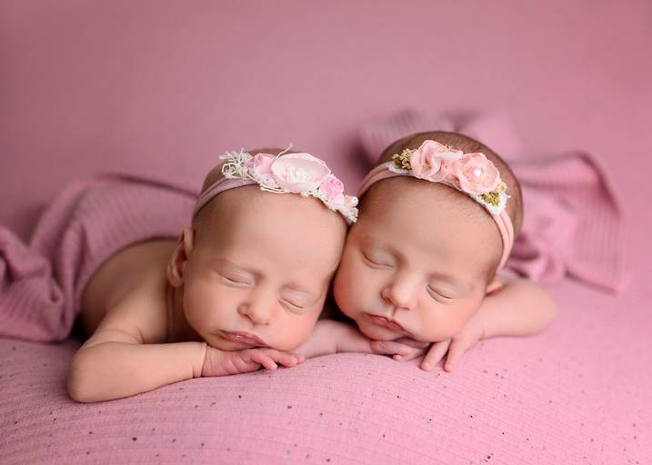 ensaio newborn gêmeos