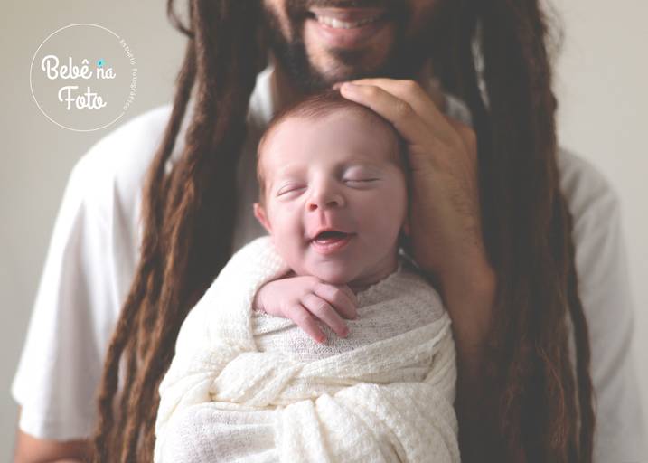 recém nascido com o papai
