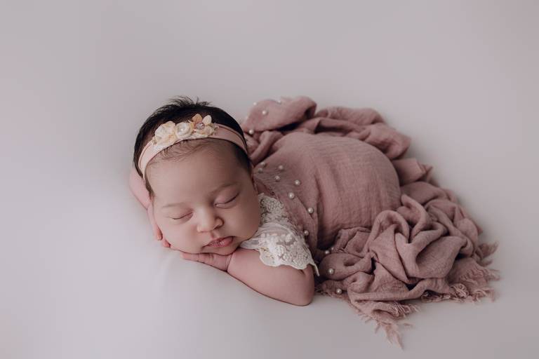 estúdio de fotografia newborn Curitiba fotógrafa newborn Curitiba ensaio newborn Curitiba 