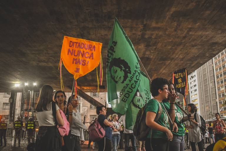 #quemmandoumatarmarielle