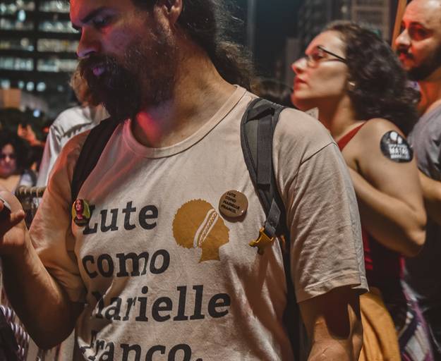 #quemmandoumatarmarielle