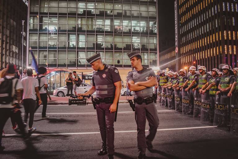 #quemmandoumatarmarielle