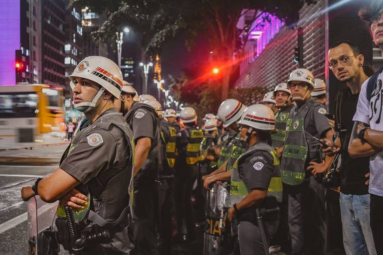 #quemmandoumatarmarielle