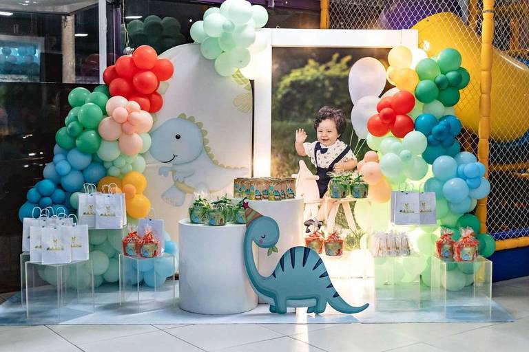 Fotógrafa de Volta Redonda, capturando momentos especiais de aniversário infantil.