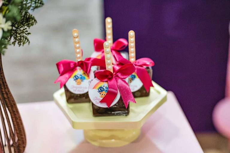 Fotógrafa de Volta Redonda, capturando momentos especiais de aniversário infantil.