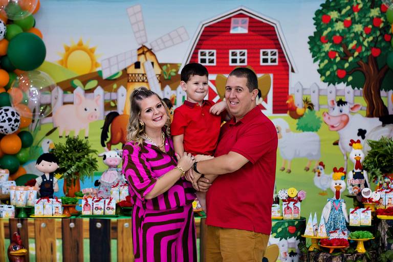 Fotógrafa de Volta Redonda, capturando momentos especiais de aniversário infantil.