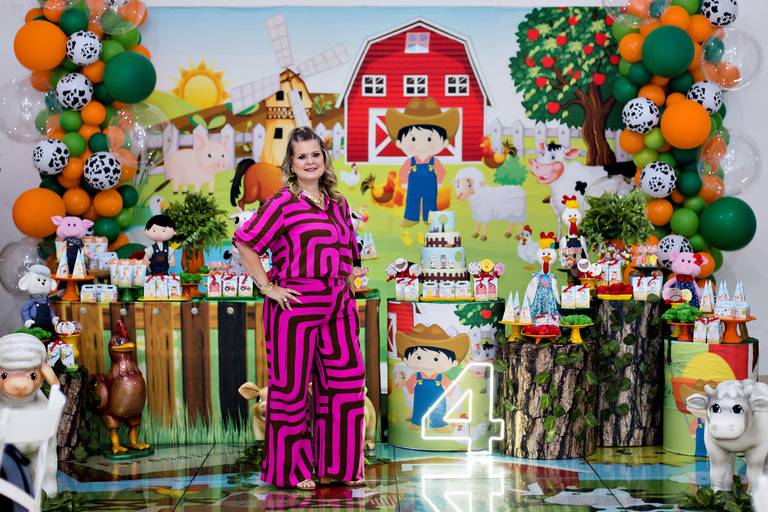 Fotógrafa de Volta Redonda, capturando momentos especiais de aniversário infantil.