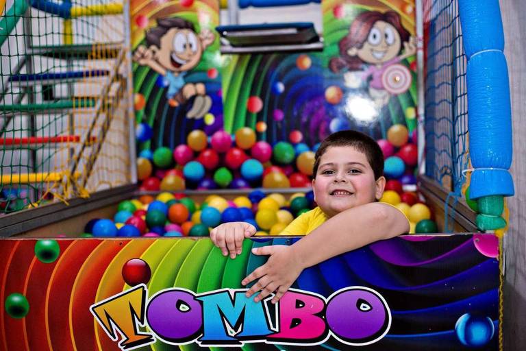 Fotógrafa de Volta Redonda, capturando momentos especiais de aniversário infantil.