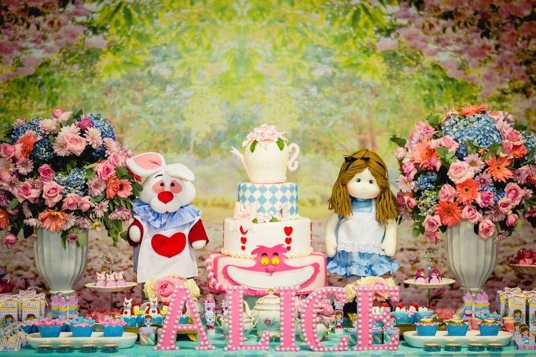 Fotógrafa de Volta Redonda, capturando momentos especiais de aniversário infantil.