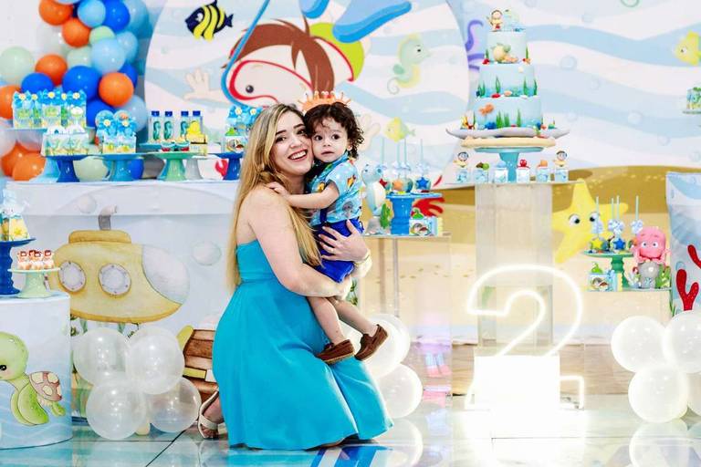 Fotógrafa de Volta Redonda, capturando momentos especiais de aniversário infantil.