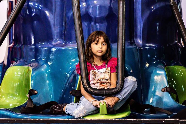 Fotógrafa de Volta Redonda, capturando momentos especiais de aniversário infantil.