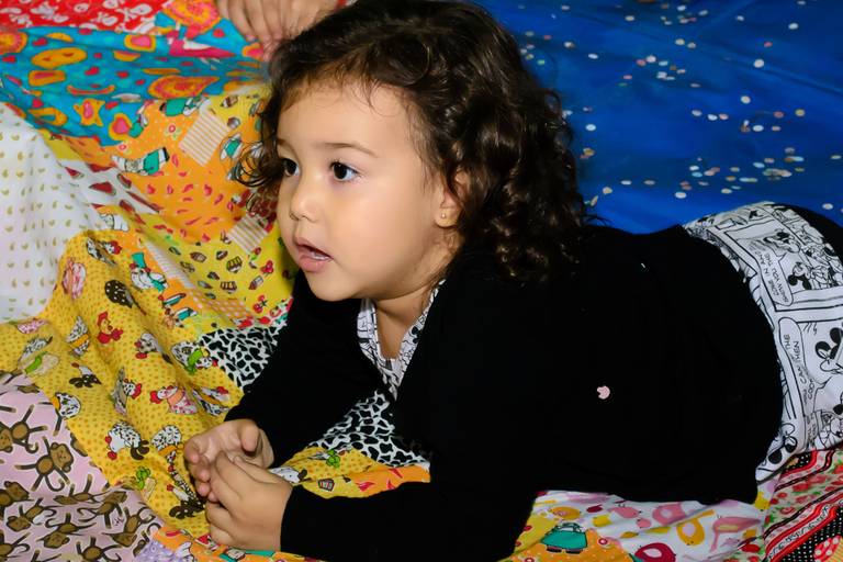 Fotógrafa de Volta Redonda, capturando momentos especiais de aniversário infantil.