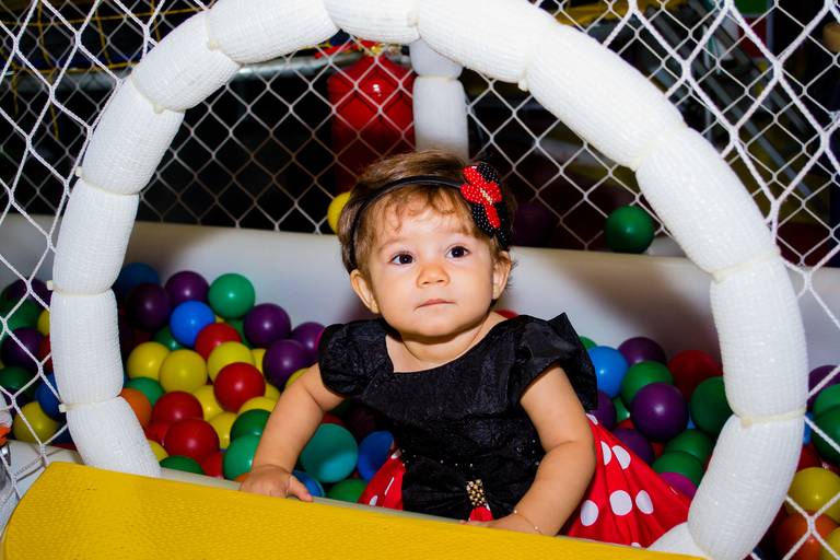 Fotógrafa de Volta Redonda, capturando momentos especiais de aniversário infantil.