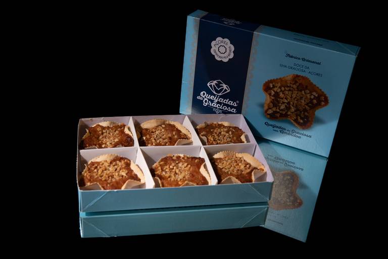 Queijadas da Graciosa com amêndoa