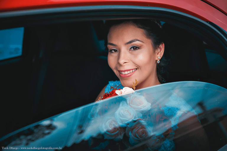 retrato da noiva vanessa no carro