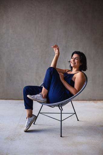 Carol Resende é diretora, atriz e fotógrafa - Retratos coorporativos em Brasília