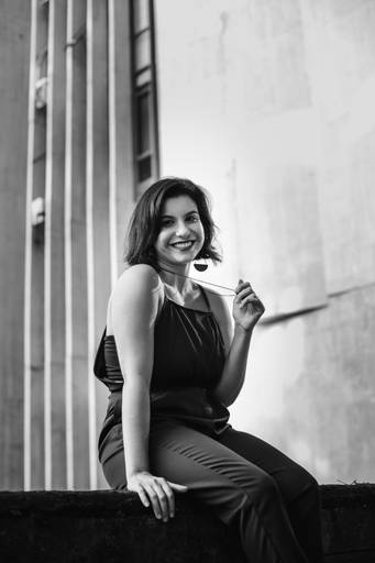 Carol Resende é diretora, atriz e fotógrafa - Retratos para profissionais em Brasília