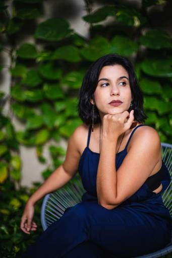 Carol Resende é diretora, atriz e fotógrafa - Retratos para profissionais em Brasília