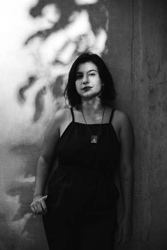 Carol Resende é diretora, atriz e fotógrafa - Retratos coorporativos em Brasília