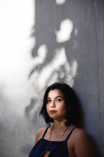 Carol Resende é diretora, atriz e fotógrafa - Retratos coorporativos em Brasília