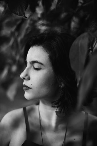 Carol Resende é diretora, atriz e fotógrafa - Retratos coorporativos em Brasília