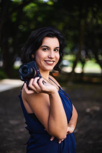 Carol Resende é diretora, atriz e fotógrafa - Retratos para profissionais em Brasília