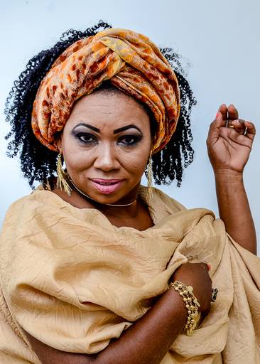 Ensaio Estúdio de Célia Trindade 