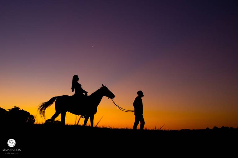 ENSAIO GESTANTE EM HOLAMBRA NO POR DO SOL FOTOGRAFIA MAIARA DIAS CAMPINAS SP