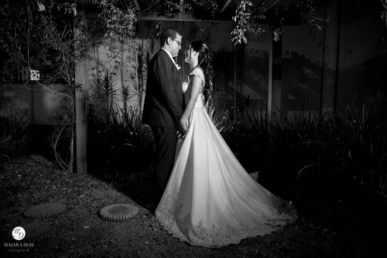 FOTOS DE CASAMENTO AO AR LIVRE NA IGREJA DE DIA DE NOITE FOTOGRAFIA MAIARA DIAS  CAMPINAS SP