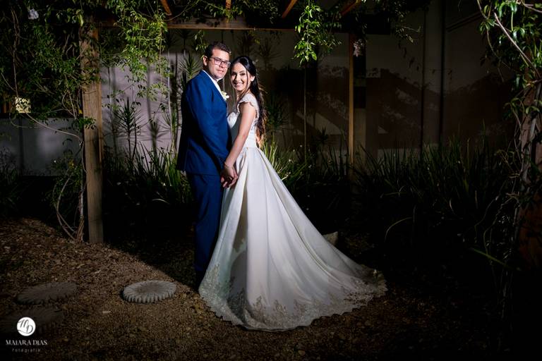 FOTOS DE CASAMENTO AO AR LIVRE NA IGREJA DE DIA DE NOITE FOTOGRAFIA MAIARA DIAS  CAMPINAS SP