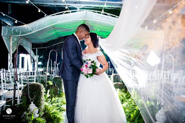 FOTOS DE CASAMENTO AO AR LIVRE NA IGREJA DE DIA DE NOITE FOTOGRAFIA MAIARA DIAS  CAMPINAS SP